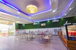 Restaurant - Fabexpress A One Residency (Greater Noida)