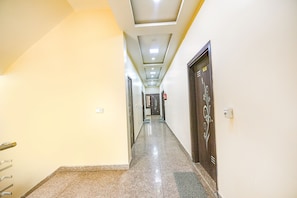 Lobby - Fabexpress A One Residency (Greater Noida)