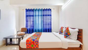 Egyptian cotton sheets, premium bedding, in-room safe, free WiFi