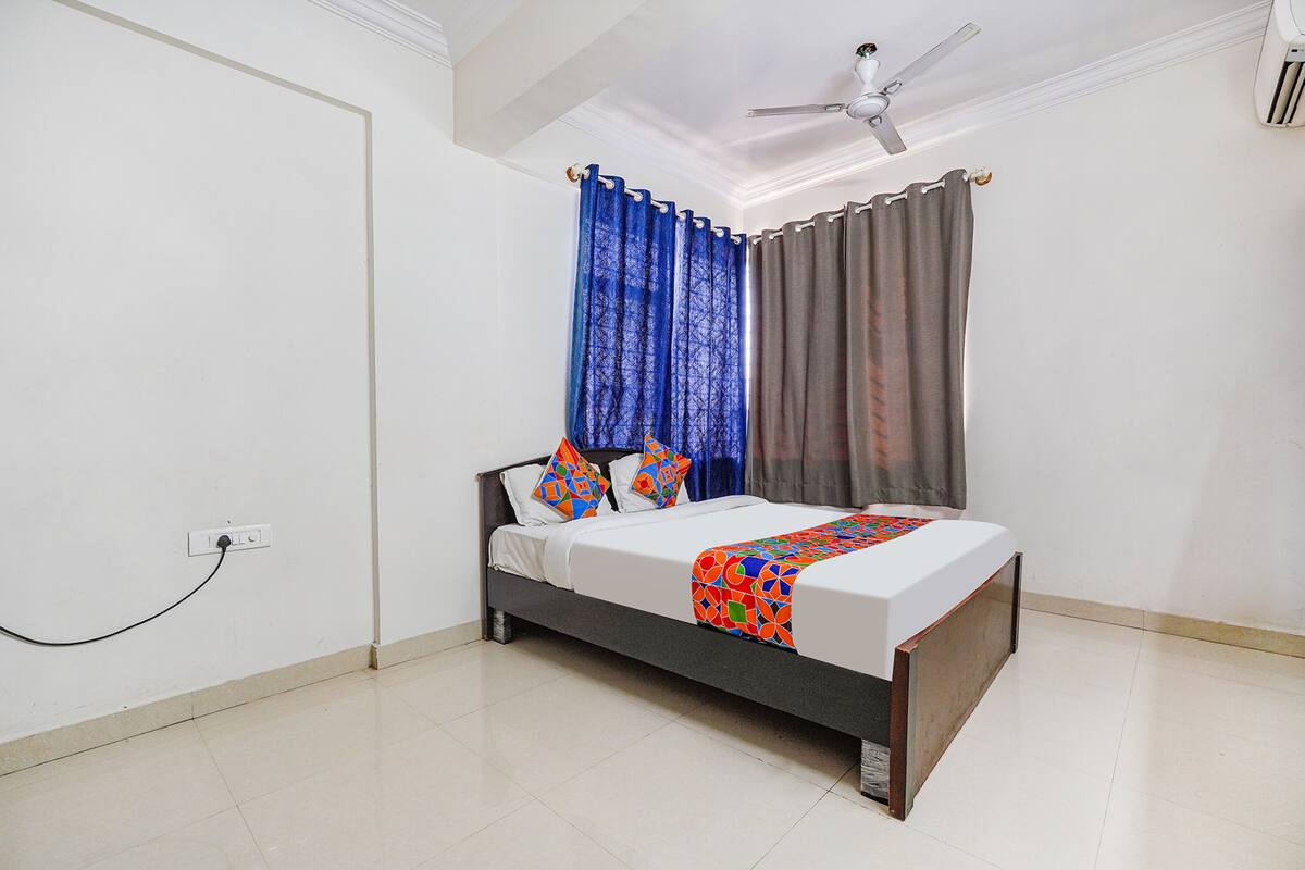 Deluxe Room | Egyptian cotton sheets, premium bedding, in-room safe, free WiFi