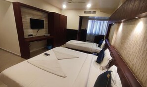Egyptian cotton sheets, premium bedding, in-room safe, free WiFi - Fabhotel Adya Classic (Anekal)