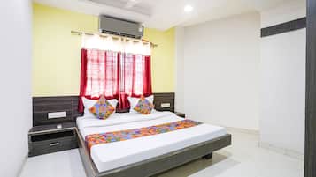 Egyptian cotton sheets, premium bedding, in-room safe, free WiFi