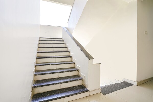 Lobby - Fabexpress New Punjab (Nashik)