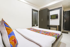 Egyptian cotton sheets, premium bedding, in-room safe, free WiFi