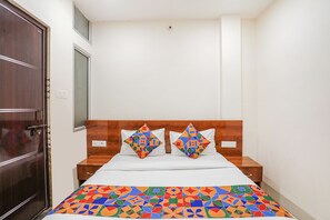 Egyptian cotton sheets, premium bedding, in-room safe, free WiFi - Fabexpress Convivial Star (Raipur)