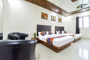 Familierom | Sengetøy i egyptisk bomull, sengetøy av topp kvalitet og safe på rommet