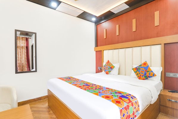 Egyptian cotton sheets, premium bedding, in-room safe, free WiFi