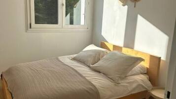 4 Schlafzimmer, Reisekinderbett, kostenloses WLAN, Bettwäsche