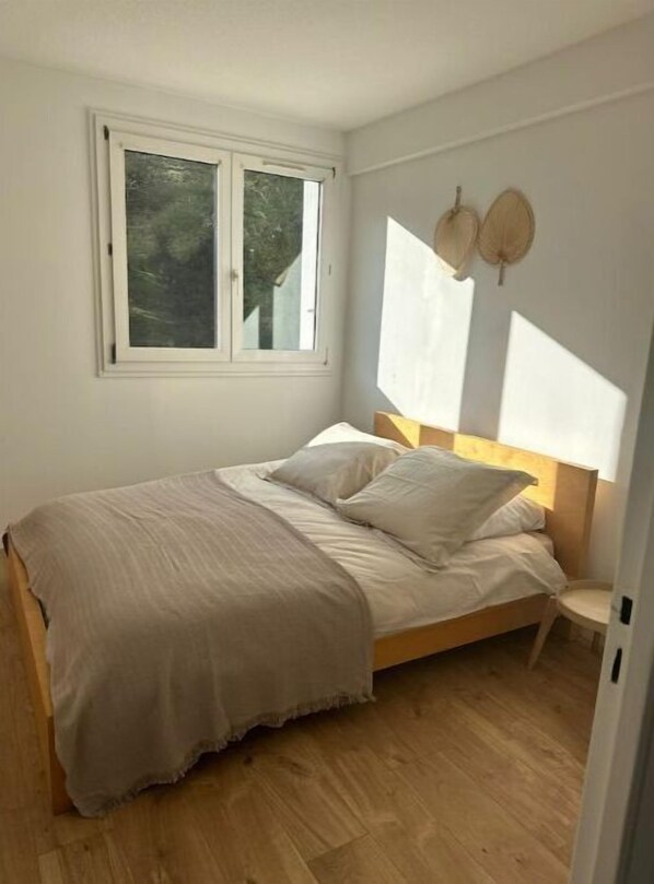 4 habitaciones, cuna de viaje, wifi gratis y ropa de cama