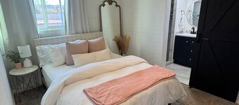 Charming 3-bedroom house with AC and WiFi in delightful Phoenix