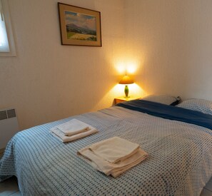 3 chambres, lit parapluie