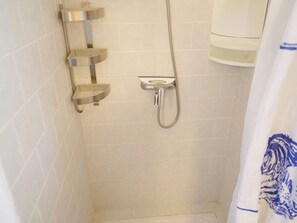 淋浴设施、吹风机
