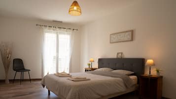 4 chambres, fer et planche à repasser, lit parapluie, Wi-Fi