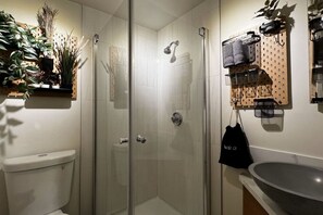 Hair dryer, towels