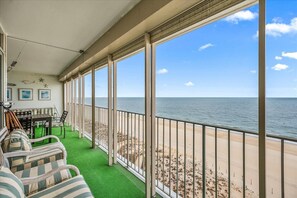 Interior - Dreamy Ocean Views in this 3 Bedroom English Towers Condo with Indoor Pool! (Ocean City)