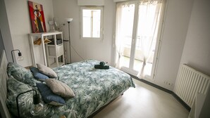 1 bedroom, iron/ironing board, WiFi, bed sheets