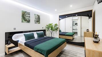 Appartement, 2 slaapkamers, balkon, uitzicht op rivier | Individueel gedecoreerd, individueel gemeubileerd