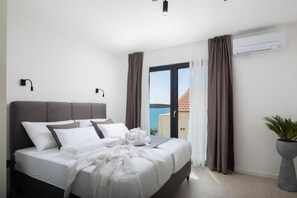 6 quartos, ferros/tábuas de passar roupa, Wi-Fi, roupa de cama