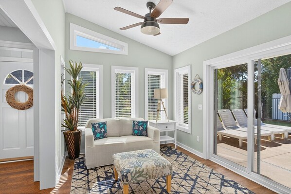 Smart TV, fireplace, table football, ping pong