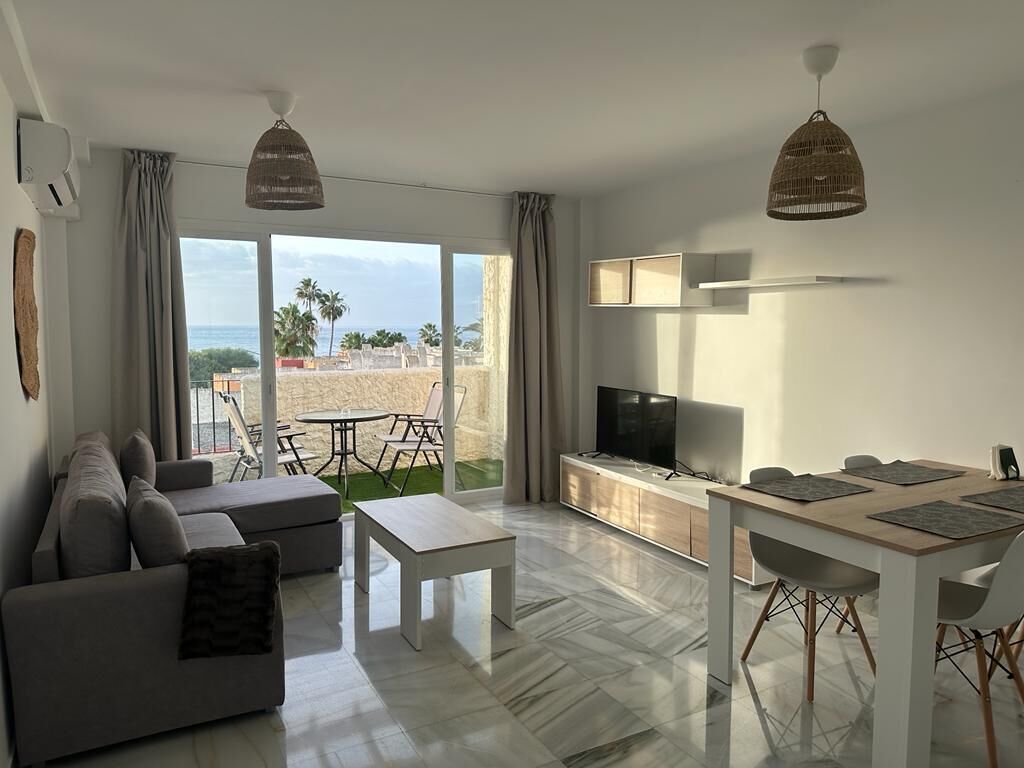 Apartamento família, para não fumantes, micro-ondas | Área de estar | TV de tela plana