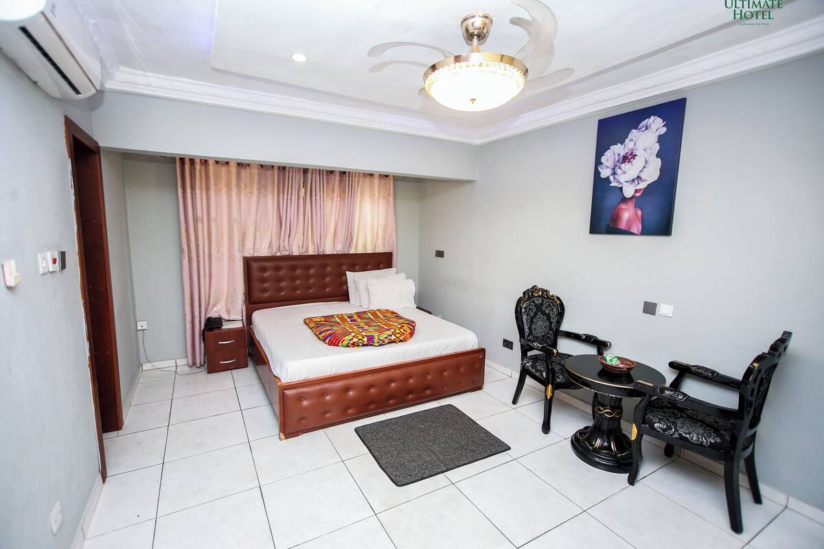 Classic Double Room, 1 Bedroom, Pool View | Desk, soundproofing, free WiFi