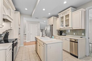 Fridge, microwave, oven, stovetop - Aqua Bay 3BR by RVA-Poolside Luxury, Pets Too (Longboat Key)