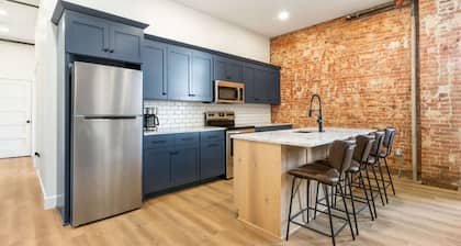 Clay St. Suite - American Hall