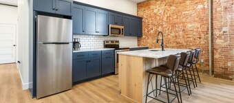 Clay St. Suite - American Hall