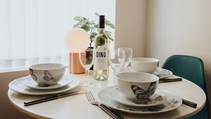 Dining - Perfect Modern 4 bedroom House in Liverpool with Garden - Free Wi-Fi - Parking (Tuebrook)