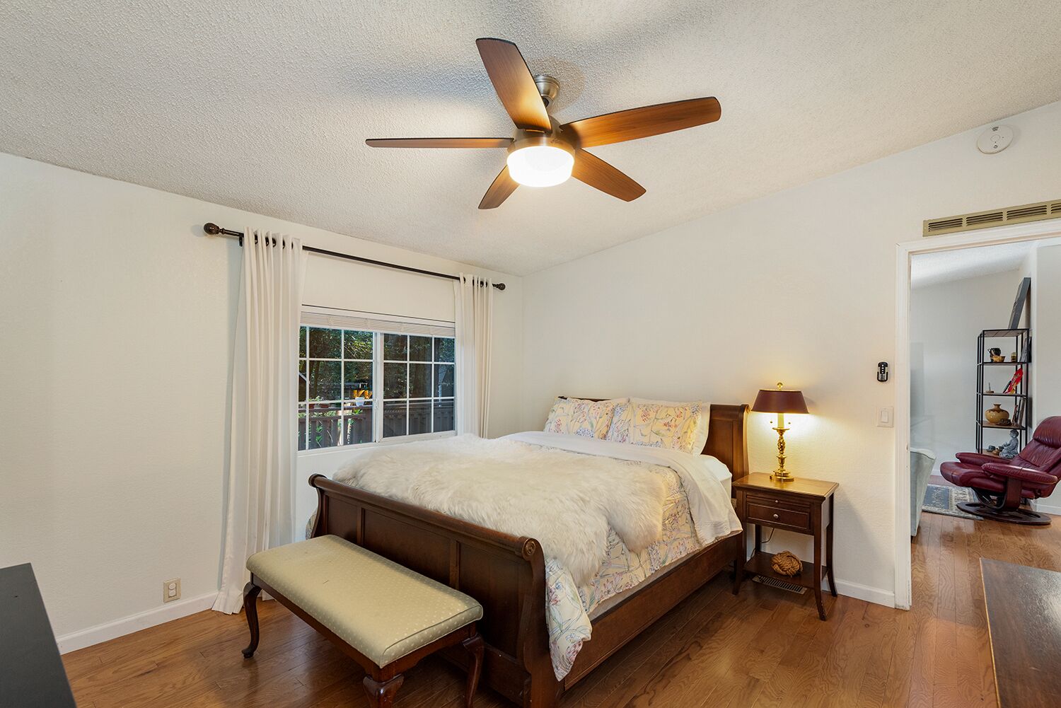 3 bedrooms, desk, iron/ironing board, WiFi