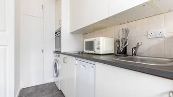 Studio | Eigene Küche | Kühlschrank, Mikrowelle, Ofen, Herdplatte