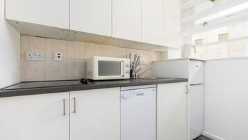 Studio | Eigene Küche | Kühlschrank, Mikrowelle, Ofen, Herdplatte