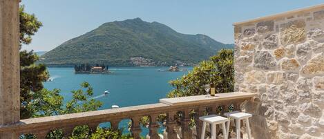 Appartement Luxe, vue jardin | Vue de la chambre