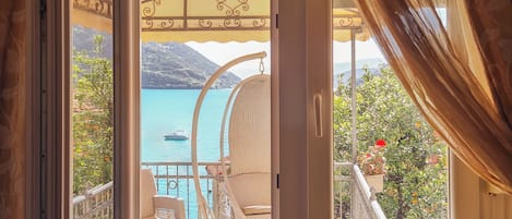 Luxury-Apartment, Meerblick | Terrasse/Patio