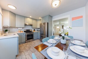 Fridge, microwave, oven, stovetop - Carlsbad Beach Bungalows - 4BRs, Outdoor Living, Walk to Beach, Pet-Friendly (Carlsbad)