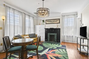 Interior - The Pasfield House - Historic Mansion: The Nest (Springfield)