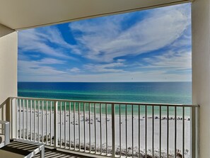 Una spiaggia nelle vicinanze