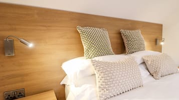 1 habitación, decoración personalizada y muebles diferentes