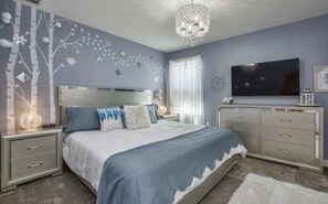 House, Multiple Bedrooms | 8 bedrooms, free WiFi - Beautiful Brand New Waterfront Retreat!1689st 8 Bedroom Home by RedAwning (Kissimmee)