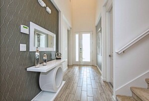 Bathroom - Beautiful House, Gourmet Grilll, Jacuzzi And Game Room !!! 6 Bedroom Home by RedAwning (Kissimmee)