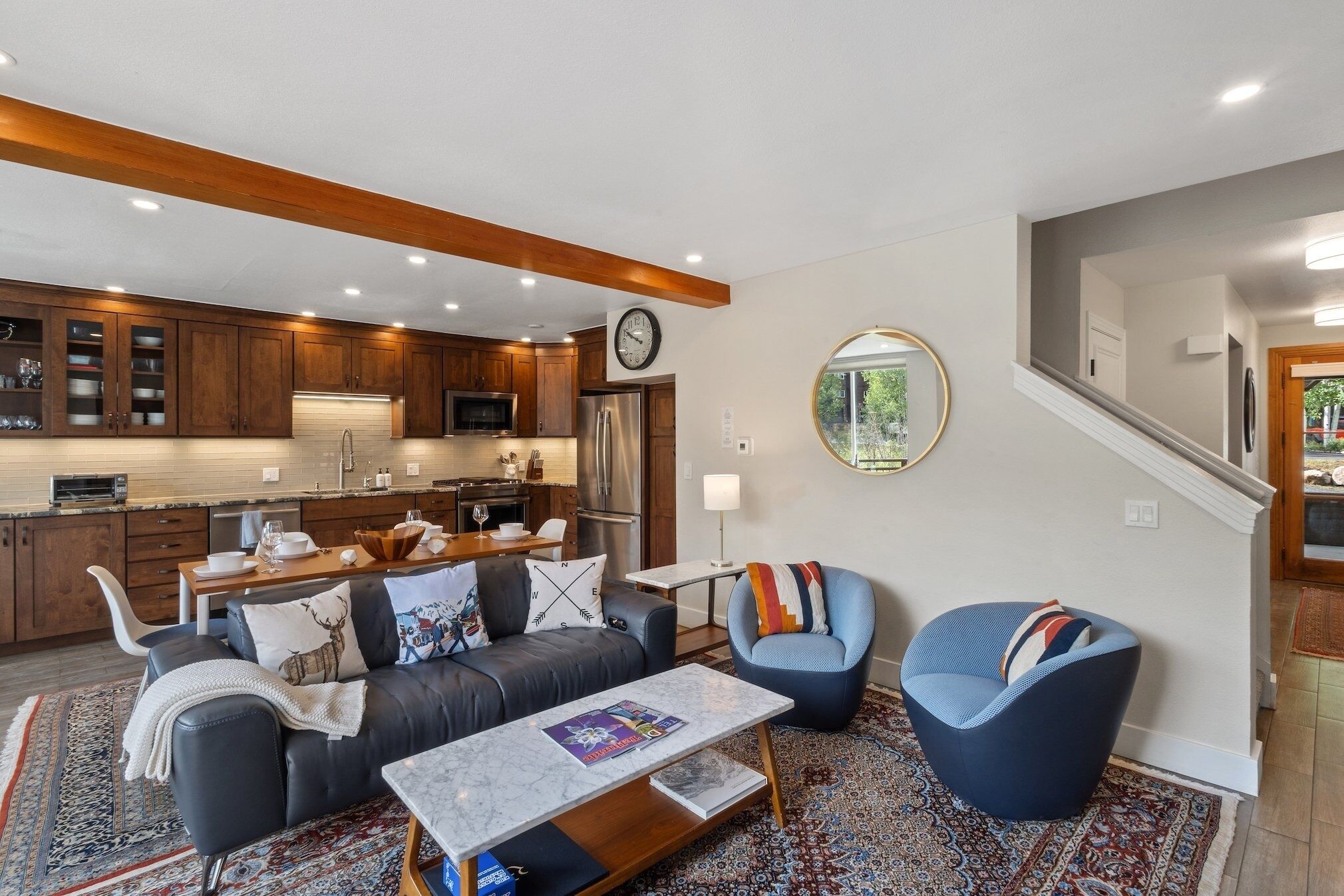 公寓式客房, 3 间卧室 | 起居区