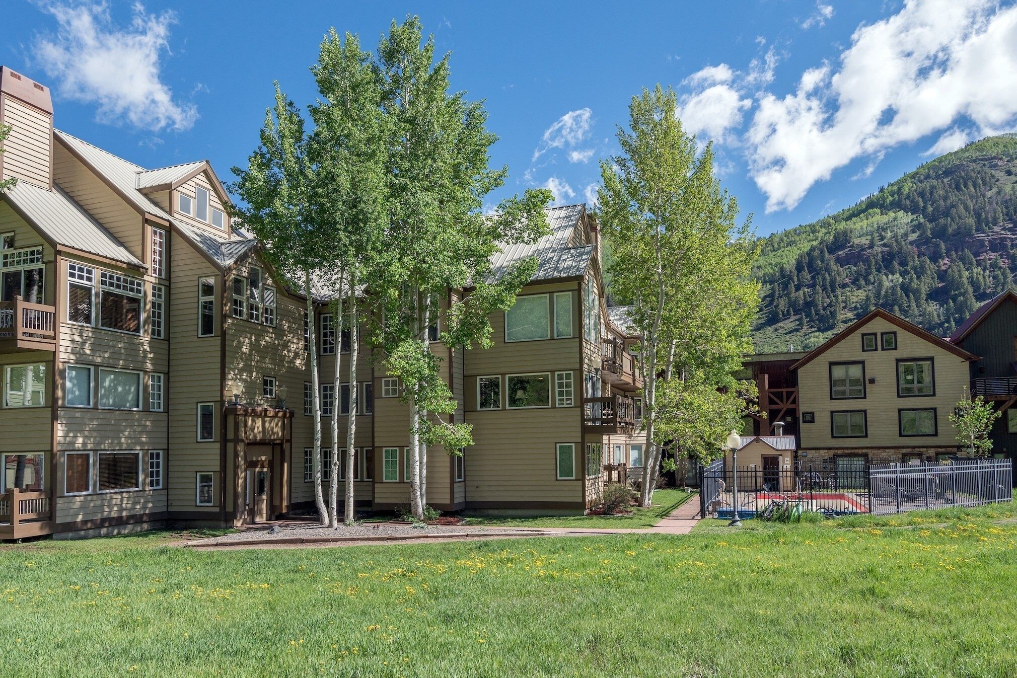 Condo, 2 Bedrooms | Exterior