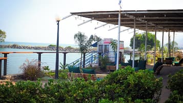 Sur la plage, sable blanc