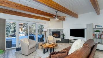 ์ฝ๋, ์นจ์ค 2๊ฐ | ๊ฑฐ์ค ๊ณต๊ฐ