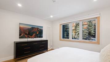 Condo, 2 Bedrooms