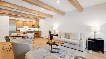 Condo, 2 Bedrooms | Living area