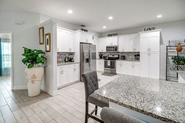 House (3 Bedrooms) | Interior