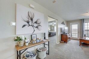 Apartment (2 Bedrooms) | Interior - Branson Condo w/ Pool ~ 3 Mi to Silver Dollar City (Branson West)