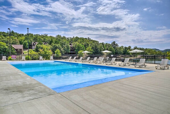 Apartment (2 Bedrooms) | Interior - Branson Condo w/ Pool ~ 3 Mi to Silver Dollar City (Branson West)