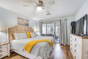 Apartment (2 Bedrooms) | Interior - Inviting Condo w/ Pool Access, Near Branson Strip! (Branson)